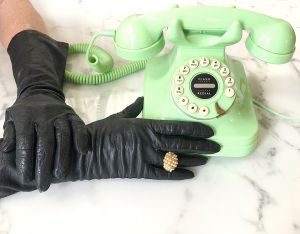 Black Leather Gloves Made in Italy, Silk-Lined - Fashionconservatory.com