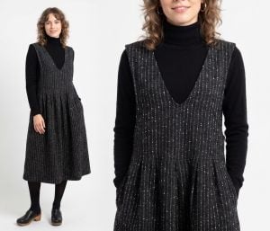 80s M/L Black Wool Jumper Dress | Oversized Speckled Pinafore w Pockets