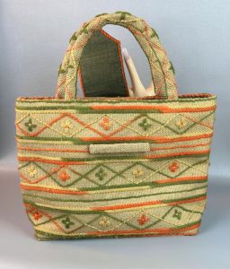 70s Handmade Crewel Oversized Handbag or Tote Bag - Fashionconservatory.com
