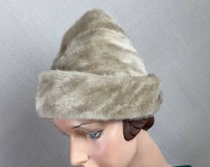 70s Beige Faux Fur Peaked Winter Hat, Sz 22 1/2, VFG - Fashionconservatory.com