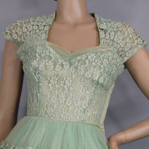 Pale Sage Green Ruffled Tulle & Lace Vintage 50s Formal Prom Party Dress XS S - Fashionconservatory.com