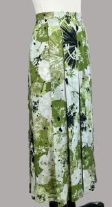 Vintage Geiger Green Abstract Pleated Midi Skirt, Made in Austria Size 8, Pockets - Fashionconservatory.com