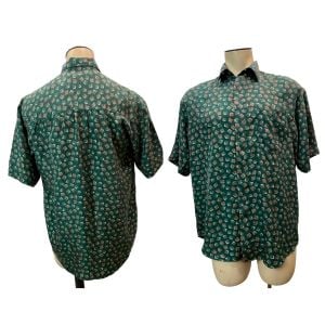 90s Green Silk Short Sleeve Shirt w Small Pattern | M - Fashionconservatory.com