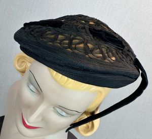 Vintage 1940s Black Crinoline and Velvet Asymmetrical Beret Hat - Fashionconservatory.com