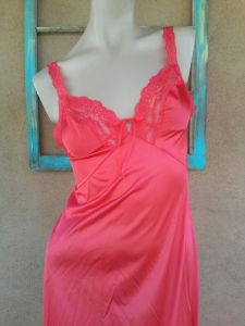 1970s Red Vassarette Nightgown Nightie Sz S B34 - Fashionconservatory.com