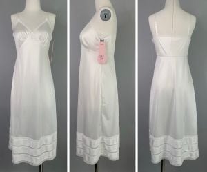 Deadstock 70s/80s White Nylon Full Slip Size 34 Clip it Slip Sexy Lacy Adjustable Hem Nightgown  - Fashionconservatory.com