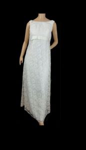 Vintage Mod 60s Lace Wedding Gown Empire Waist, Sleeveless, Regencycore | XS/S - Fashionconservatory.com