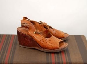 1970s platform shoes wood wedge heel perforated leather sling back caramel brown Size 7