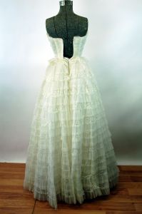 1950s wedding gown strapless gown white tiered ruffles and lace cupcake dress Size XS - Fashionconservatory.com