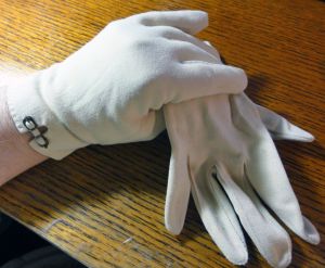 Vintage 1960s Ladies Gloves Off White Beige Cotton Buckle Trim 60s Mod Dress Gloves