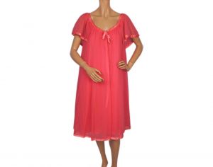 Vintage 1960s Nightgown and  Peignoir -  Shocking Pink Nylon by Louis Jean - Size M - Fashionconservatory.com