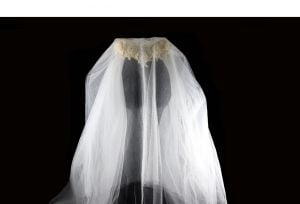 Elegant 1950s 60s Bridal Veil in Swirled Roses & Ecru Lace with Four Layers of White Tulle - Vintage - Fashionconservatory.com