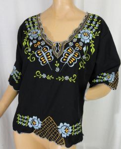 Vintage 1970s Blouse Floral Embroidered Mexican Cotton Tunic Top Ethnic Boho Hippie Peasant Blouse - Fashionconservatory.com