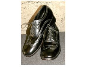 70s FLORSHEIM Leather Platform Shoes | Funky Dress Shoes | Men 10 C - Fashionconservatory.com