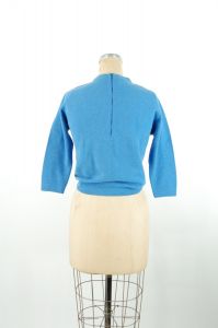 1960s wool sweater pullover with button detail Size M Glasgo - Fashionconservatory.com