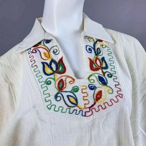 Vintage 1970s Shirt Rainbow Embroidered Oaxacan Boho Festival Batwing | XS-M - Fashionconservatory.com
