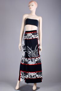 Vintage 1970s Maxi Skirt Hippie Boho Long Black Bold Floral Hostess Slit | M/L - Fashionconservatory.com