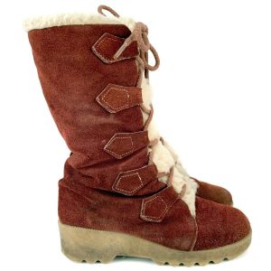 Vintage 1970s Brown Suede Wedge Lace Up Fleece Lined Winter Boots  | Sizes 8-8.5 - Fashionconservatory.com