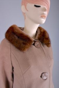 Vintage 1950s Tan Wool Stroller Coat Brown Mink Fur Portrait Collar |XS/S - Fashionconservatory.com