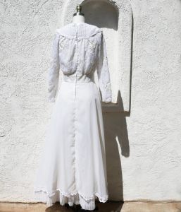 1970s Wedding Dress - Fashionconservatory.com