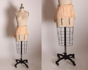 Early 1940s Light Pink Lace Up Back Attached Garter Straps Corset Waist Cincher by Isle Foundations