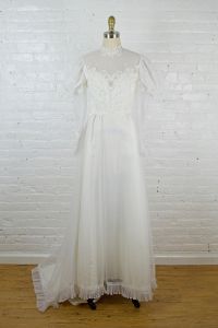 Puff me arm 1970-80s Victorian Revival style lace wedding dress with big sleeves . small - Fashionconservatory.com