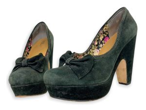 8.5 SEYCHELLES AMPERSAND circa 2011 Green Suede Platform High Heels Shoes RARE Anthro