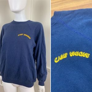 Large | 1980's Vintage Blue Cotton Fleece ''Camp Unique'' Single Stitch Sweatshirt