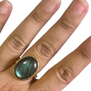 Vintage 1990’s Fiery Labradorite Ring in a Gold Setting - Size 8.5 - Fashionconservatory.com