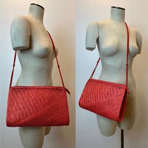 70s 80s Red Woven Straw Shoulder Bag | Wicker Bag | H 8.75'' x W 13'' x D 2.5''