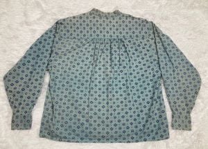 XL/ 70’s Medallion Print Blouse, Light Blue Geometric Cottagecore Shirt, Vintage Cotton Prairie - Fashionconservatory.com