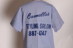 1970s Chambray Denim Look Short Sleeve Pullover Carmella Hair Salon Carol Blouse - L - Fashionconservatory.com