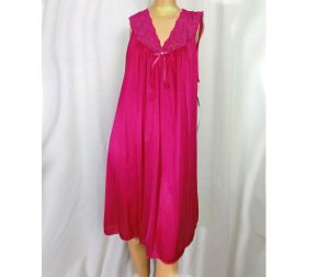 Vintage 80s Lacy Raspberry Pink Vanity Fair Nightgown NOS Deadstock | L/XL - Fashionconservatory.com