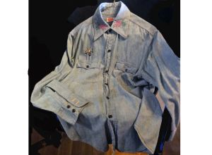 Men's Vintage 70s Levi's Shirt Denim Chambray with Handmade Embroidery - Fashionconservatory.com