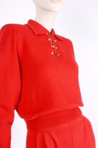 Vintage1980s Size P 4 ST. JOHN COLLECTION Red Santana Knit Crop Shirt Top Pant Suit Set - Fashionconservatory.com