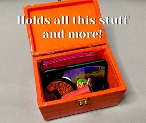 Blazing Orange 60s Wood Box Purse w/ Chunky Gold Chain | Fits everything you need for a night out! - Fashionconservatory.com