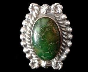 Size 8 Vintage 40s era NA Southwestern Boho Green Turquoise + Sterling Silver Ring