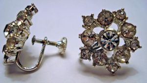 Lot of 2 Vintage 50s-60s Clear Rhinestone Flower Pin & Screw Back Earrings Atomic Wedding Jewelry - Fashionconservatory.com