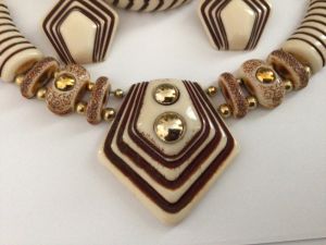 Vintage Jewelry Set from the Forties Catalin or Lucite  - Fashionconservatory.com