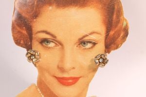 1950s 1960s Brass Tone Rhinestone Floral Flower Screw Back Earrings - Fashionconservatory.com