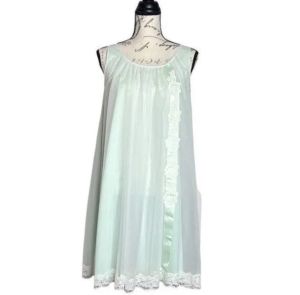 Vintage Shadow Line 60s Pastel Green Petite Nightgown