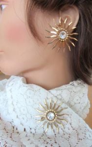 SARAH COVENTRY vintage  'Fascination' gold & rhinestone sun star brooch & clip earrings