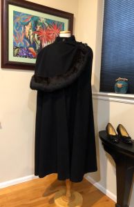 Vtg. 80s Romantic Black Wool Cape w/ Assymetric Drape, Lush Rabbit Fur Trim - OSFM - Fashionconservatory.com