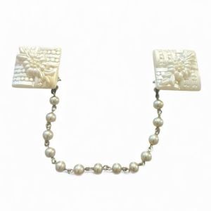 1950’s Vintage Pearl Chain Sweater Clip with Carved Pearlescant Clips, 8” Long - Fashionconservatory.com