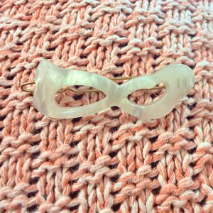 1970’s Pearly White French Hair Clip, Dainty and Whimsical Abstract Barrette - Fashionconservatory.com