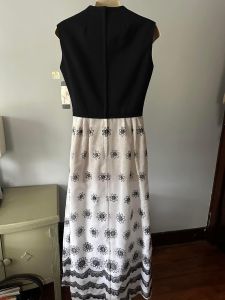 70’s White & Black Daisy Burnout Maxi Dress - Fashionconservatory.com