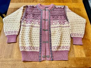 1980s Dale of Norway Lavender Pink Cream Norwegian Wool Sweater - XS