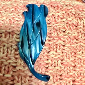 Vintage French Leaf Barrette in Pearlescant Blue, Deadstock ,2.5” Long Hair Clip - Fashionconservatory.com