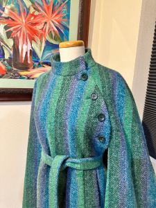 Romantic Jimmy Hourihan Green Wool Donegal Tweed Irish Walking Cape - OS - Fashionconservatory.com