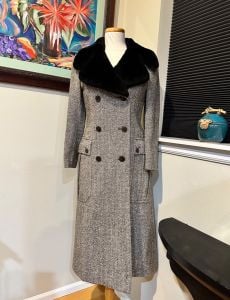 1970s Daniel Hector Paris Edwardian Style Wool Tweed Overcoat with Mouton Fur Collar 